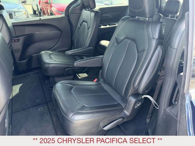 Certified 2025 Chrysler Pacifica Select image 15
