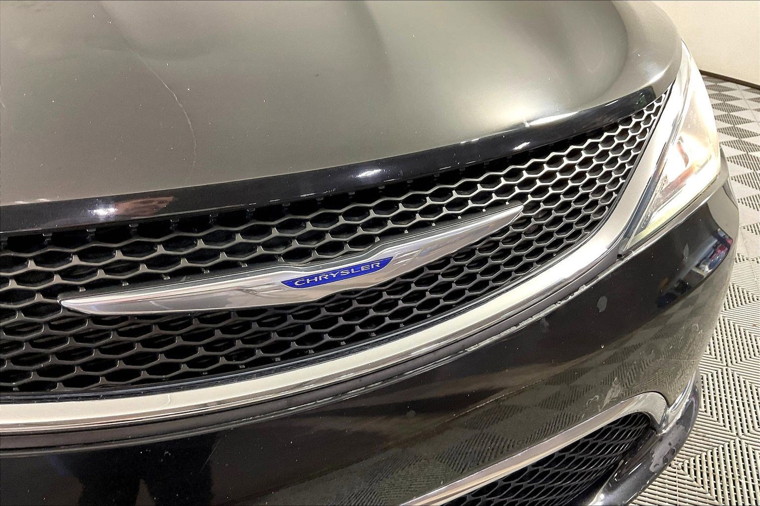 Used 2020 Chrysler Pacifica Touring-L Plus FWD image 33