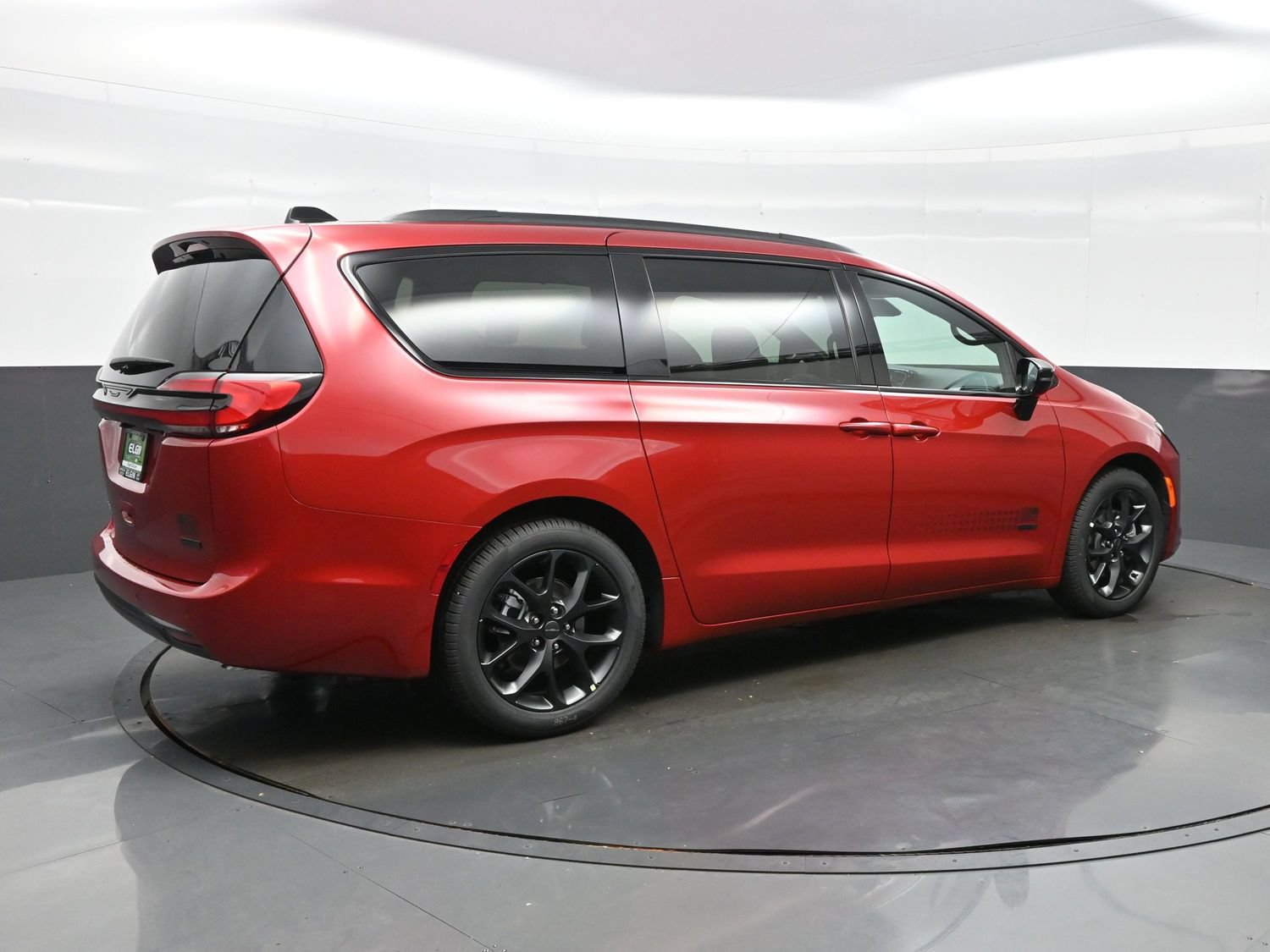 New 2027 Chrysler Pacifica Select FWD image 8