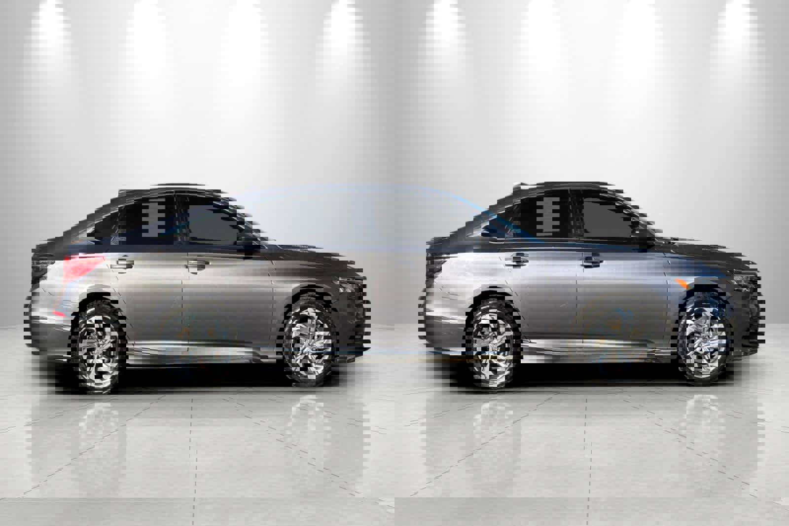 Used 2018 Honda Accord EX image 8