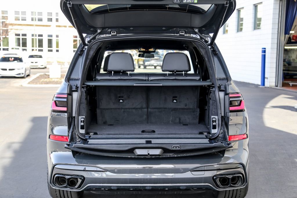 New 2026 BMW X7 M60i image 28