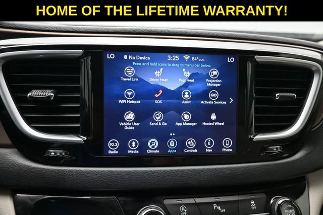 Used 2018 Chrysler Pacifica Touring-L Plus FWD image 31