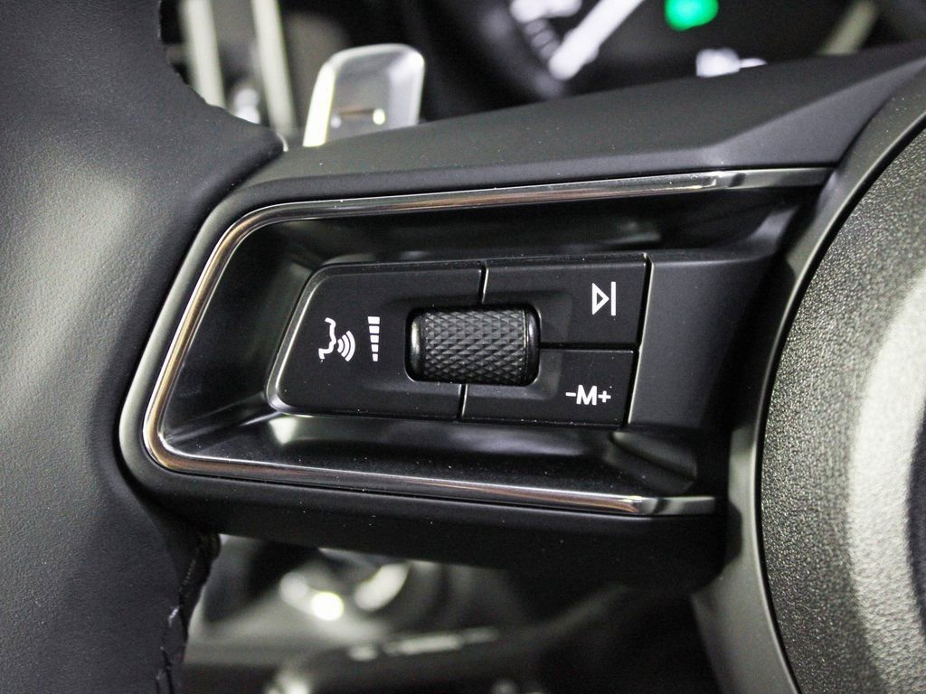 Certified 2025 Porsche Macan image 22
