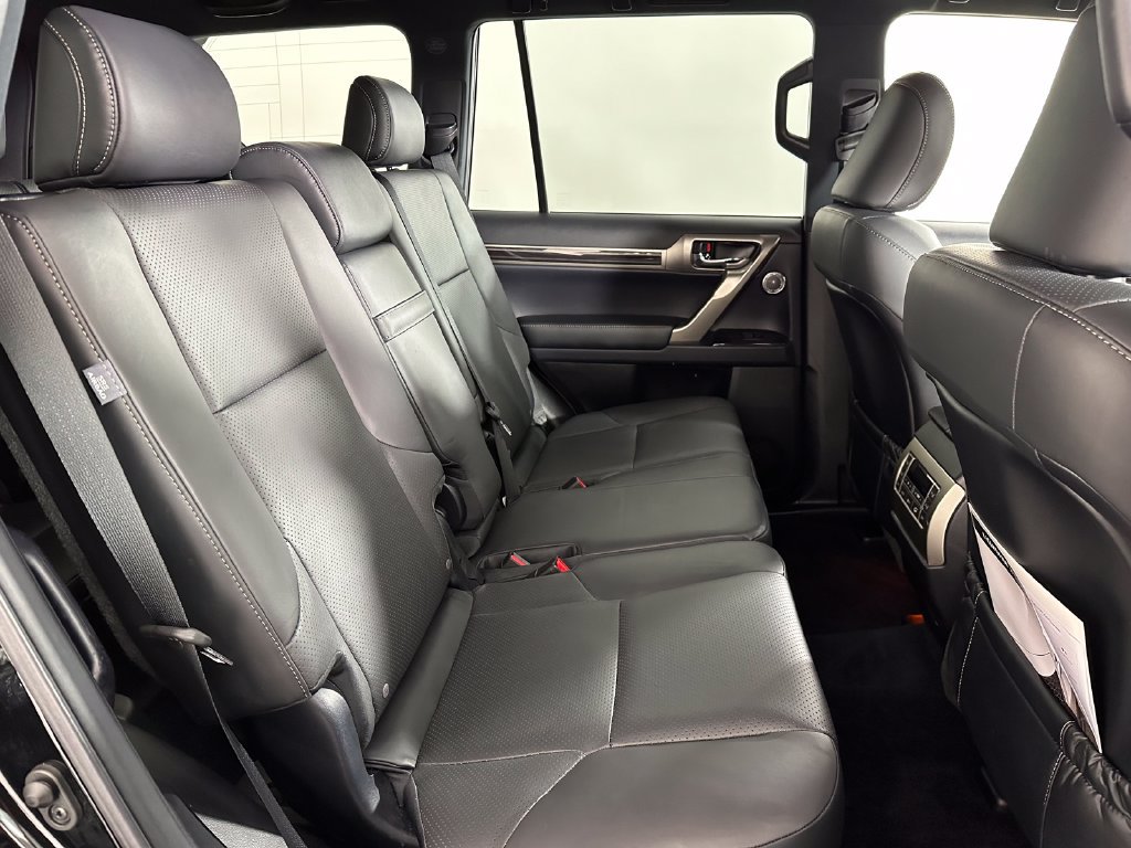 Used 2021 Lexus GX 460 Luxury w/ Accessory Package AWD/4WD image 21