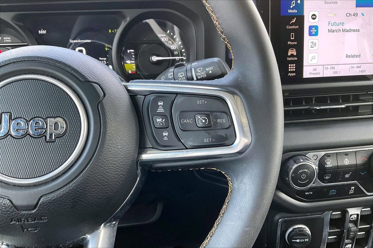 Used 2024 Jeep Wrangler Unlimited Sahara image 29
