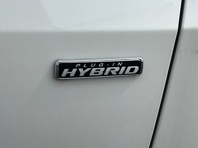 New 2024 Ford Escape SE w/ PHEV Premium Package FWD image 2