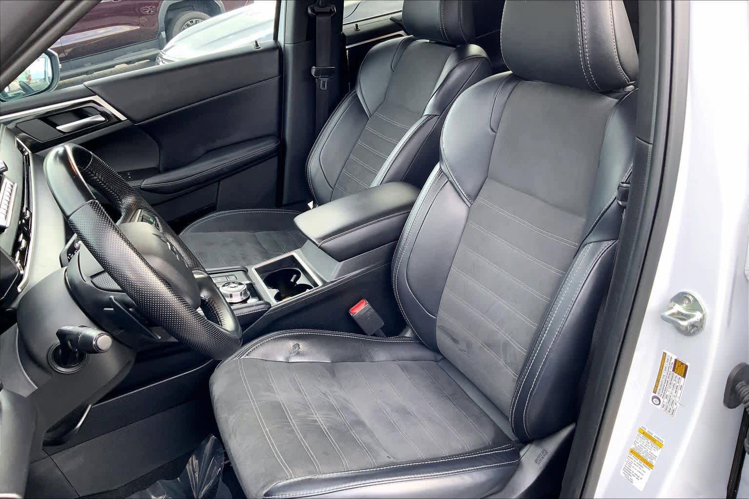 Used 2024 Mitsubishi Outlander SE FWD image 8