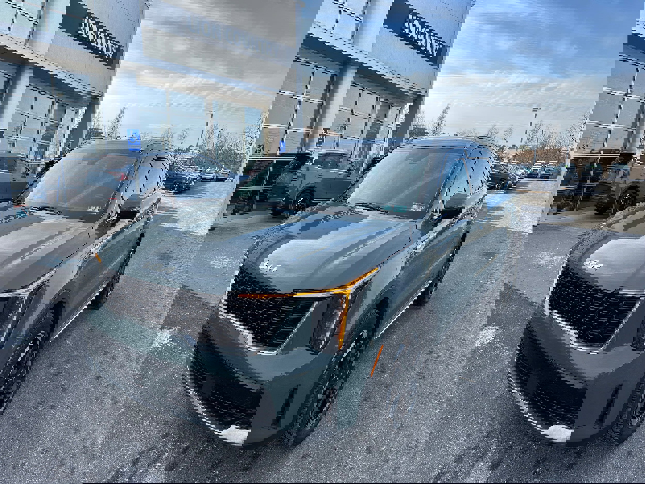 Used 2025 Kia Sorento EX