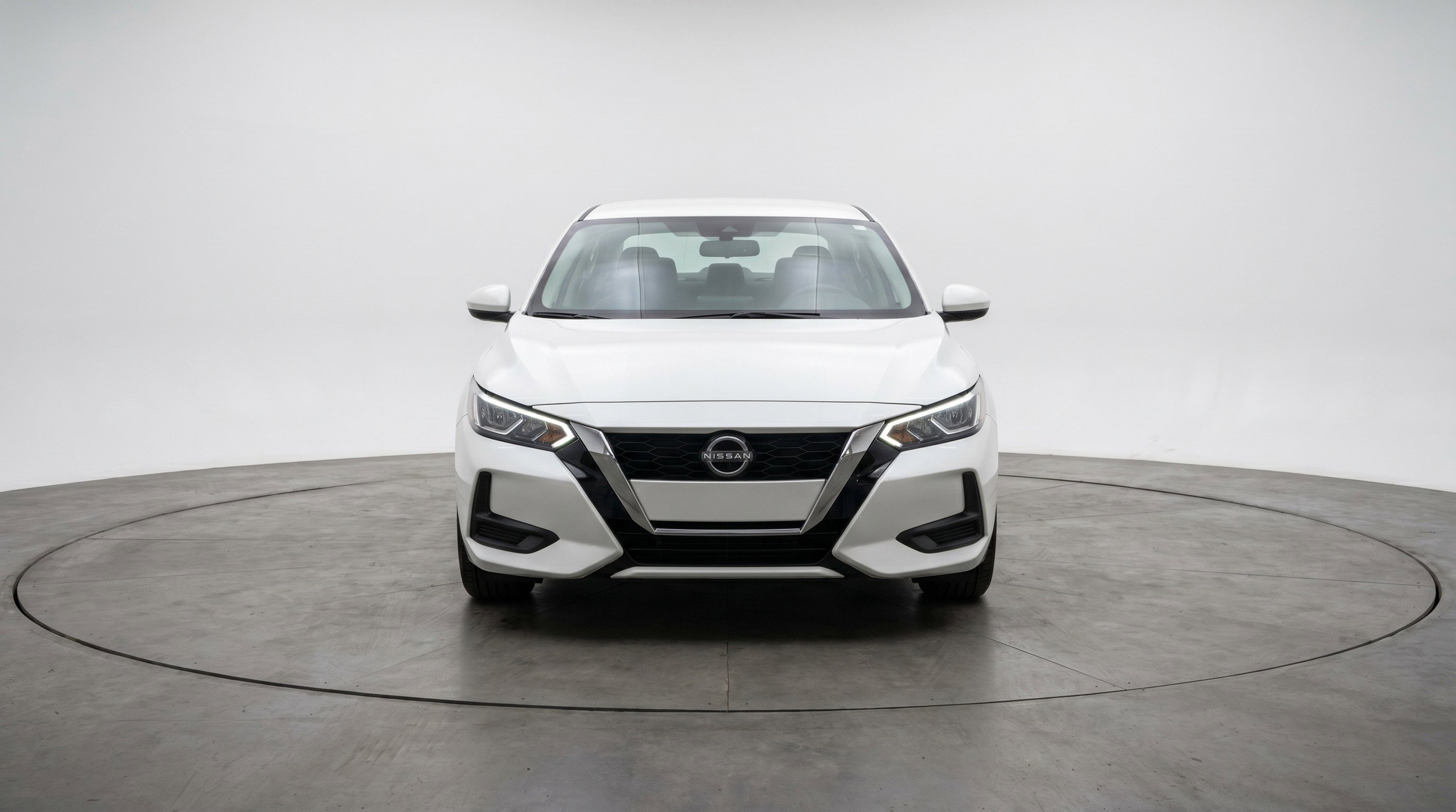 Used 2025 Nissan Sentra SV FWD image 2