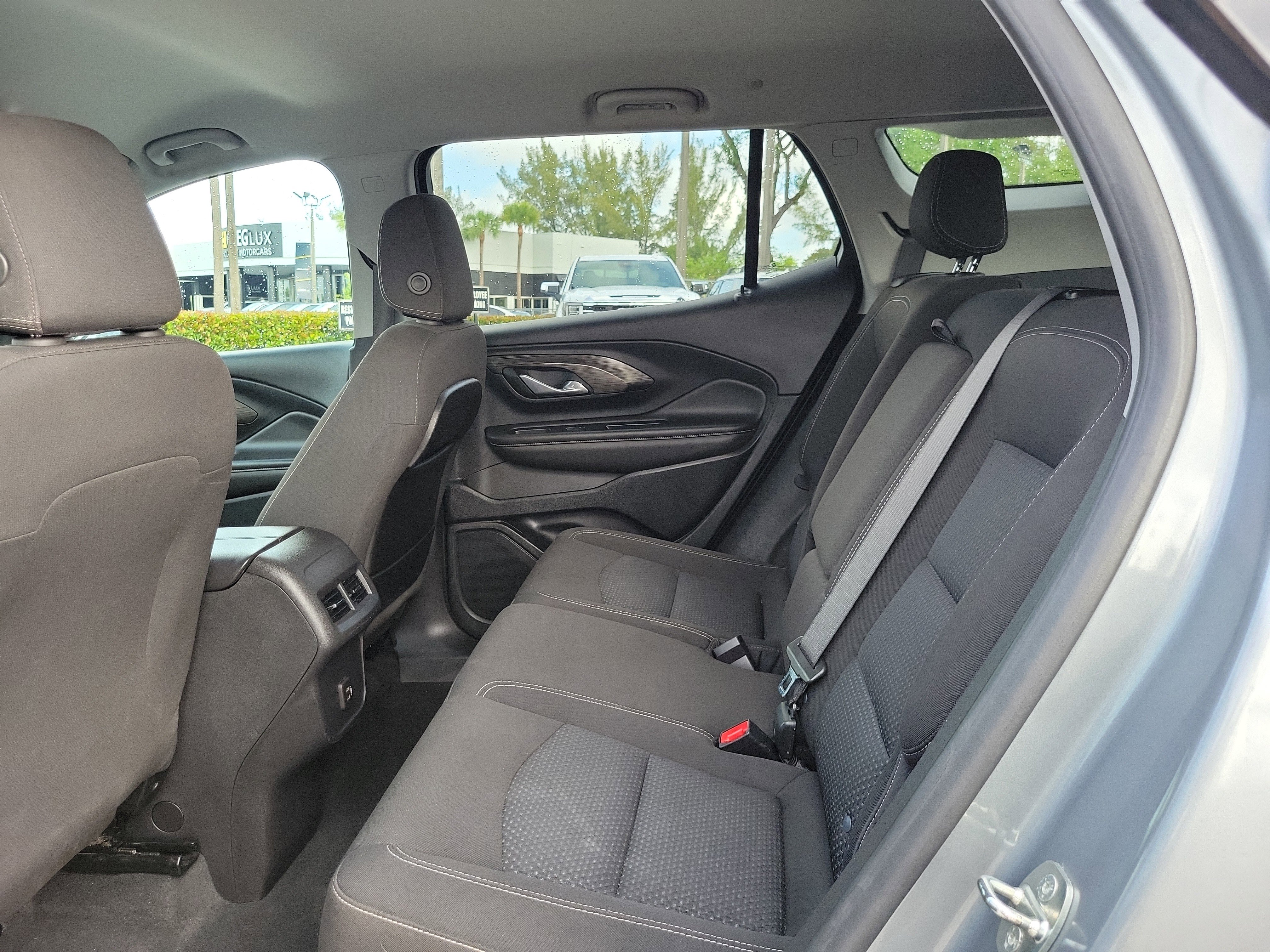 Used 2023 GMC Terrain SLE w/ Driver Convenience Package image 12