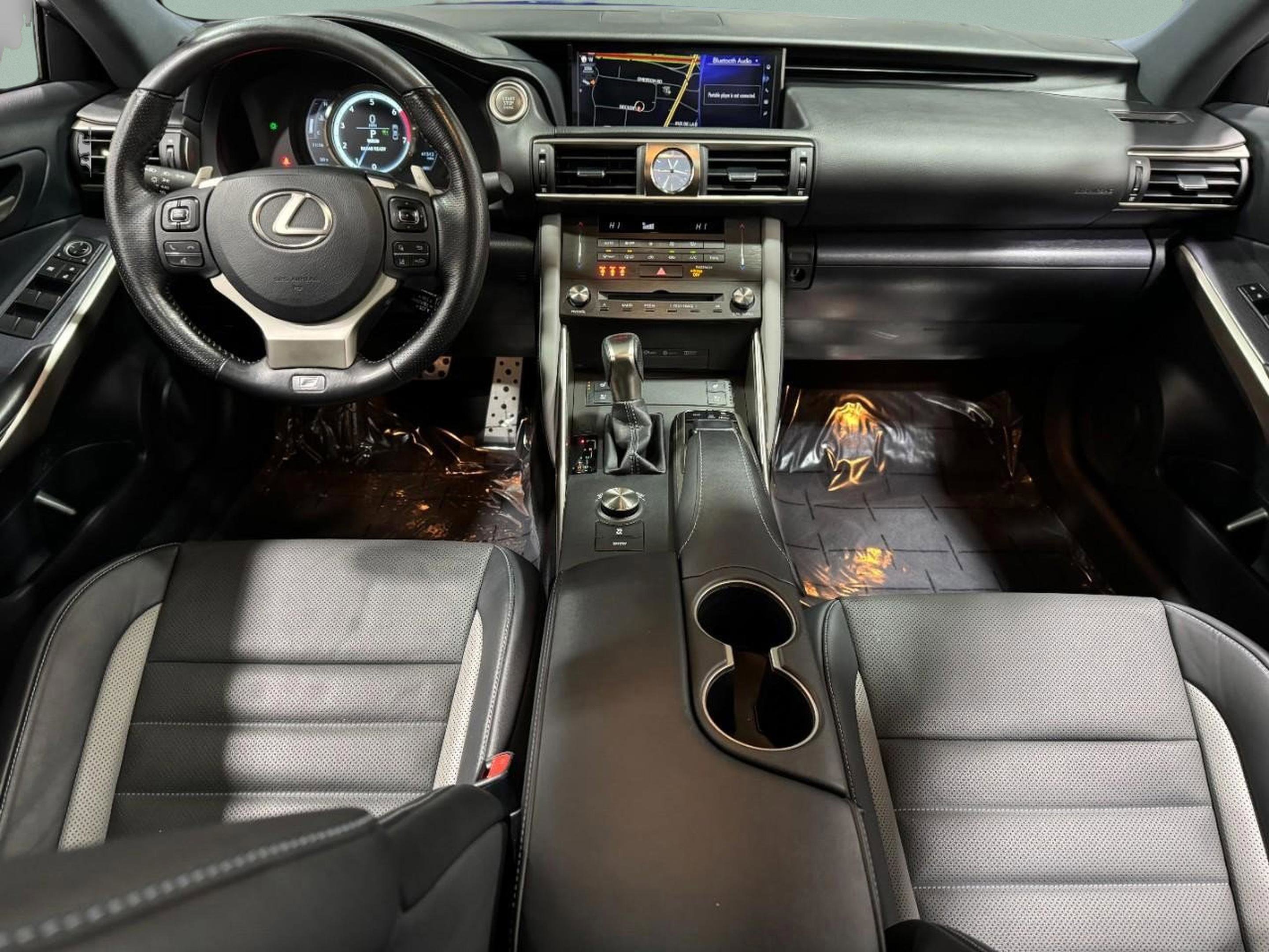 Used 2020 Lexus IS 300 F Sport w/ Blackline Edition image 12