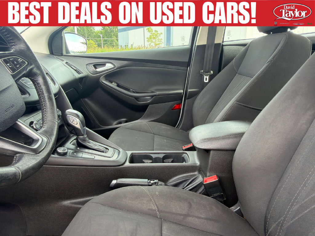 Used 2015 Ford Focus SE w/ SE Cold Weather Package FWD image 10