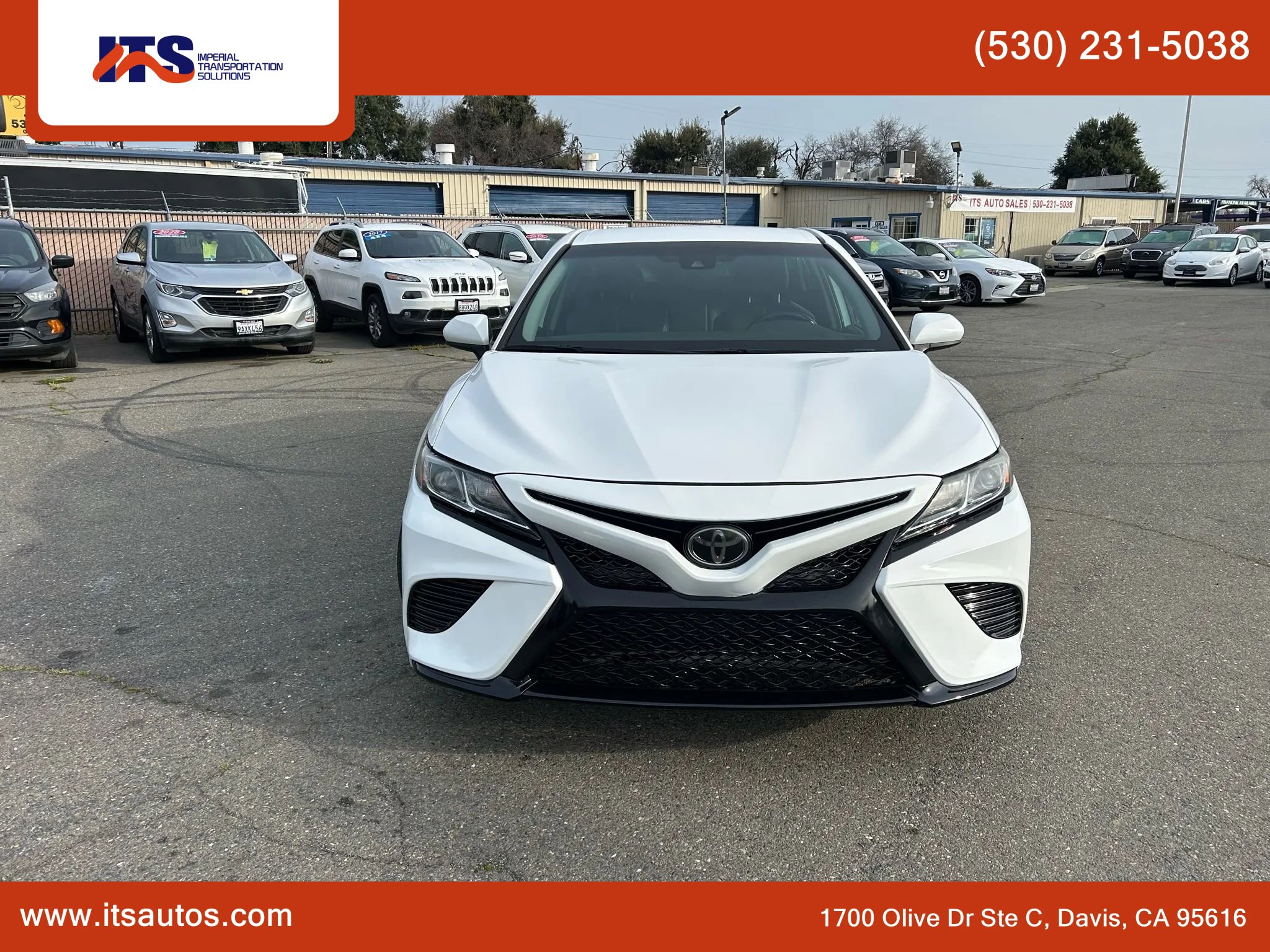 Used 2019 Toyota Camry SE w/ Carpet Mat Package image 3