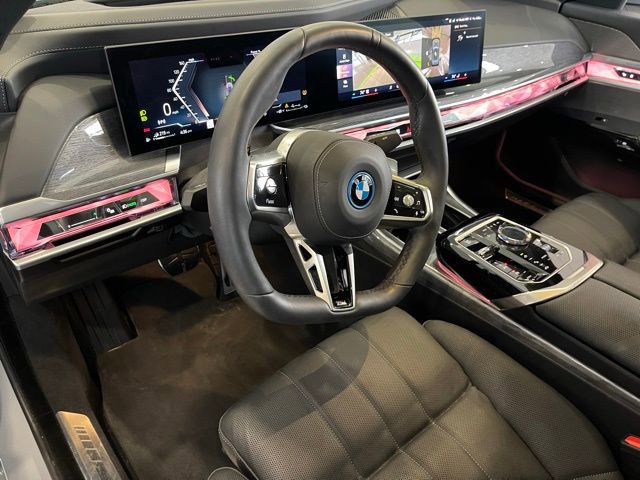 Used 2025 BMW 750e xDrive image 24