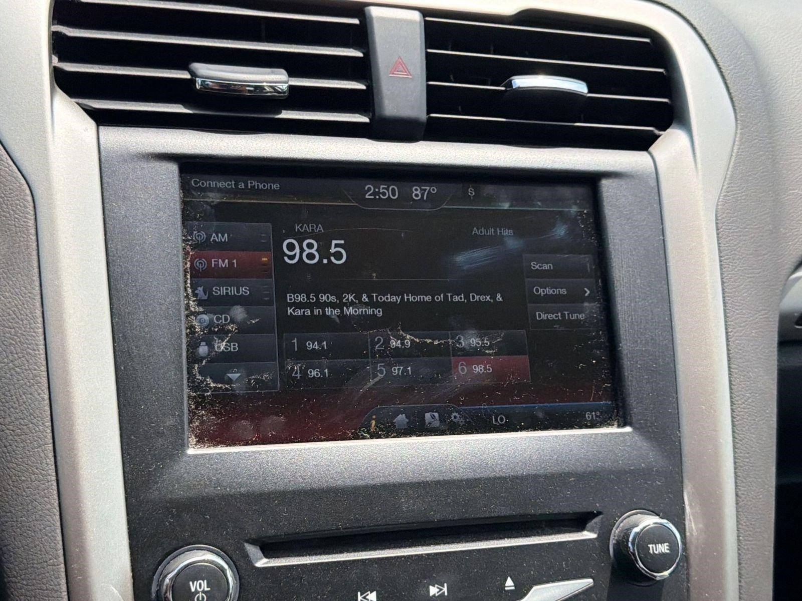 Used 2014 Ford Fusion Energi SE FWD image 22
