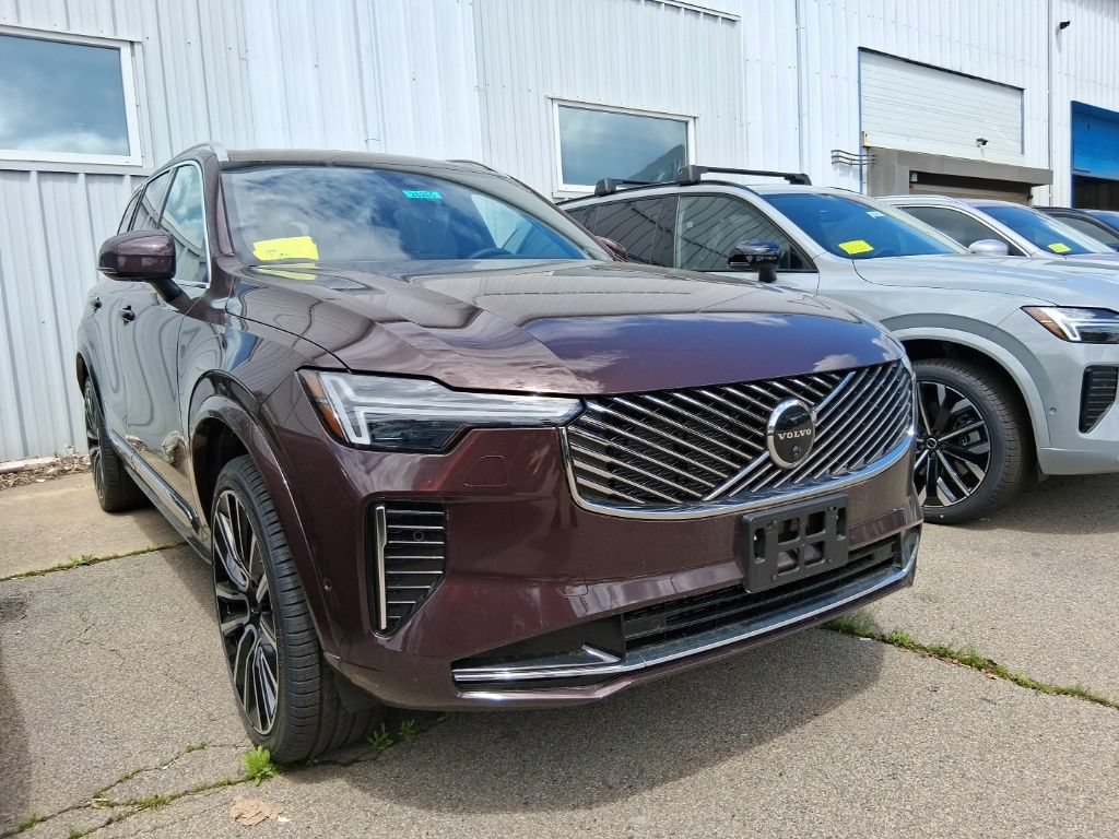 New 2026 Volvo XC90 B6 Plus w/ Protection Package Premier AWD/4WD image 2