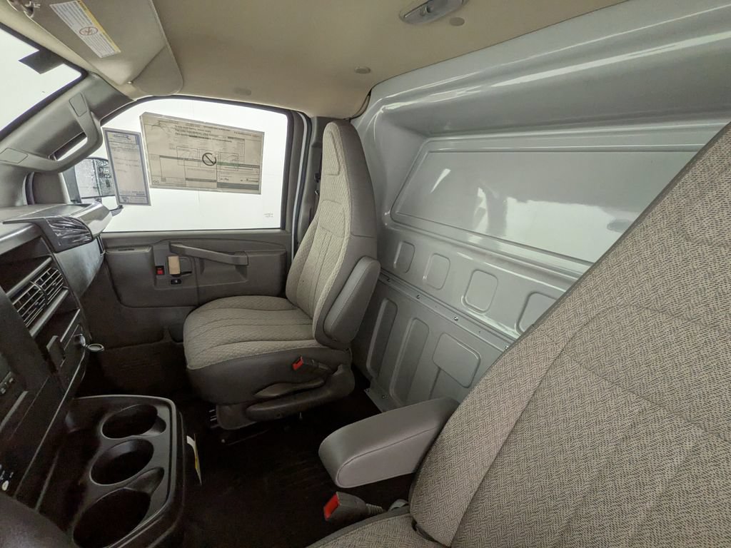 New 2026 Chevrolet Express 2500 w/ Driver Convenience Package RWD image 28