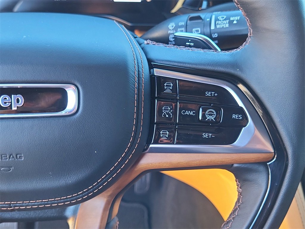 New 2025 Jeep Grand Cherokee Summit image 15