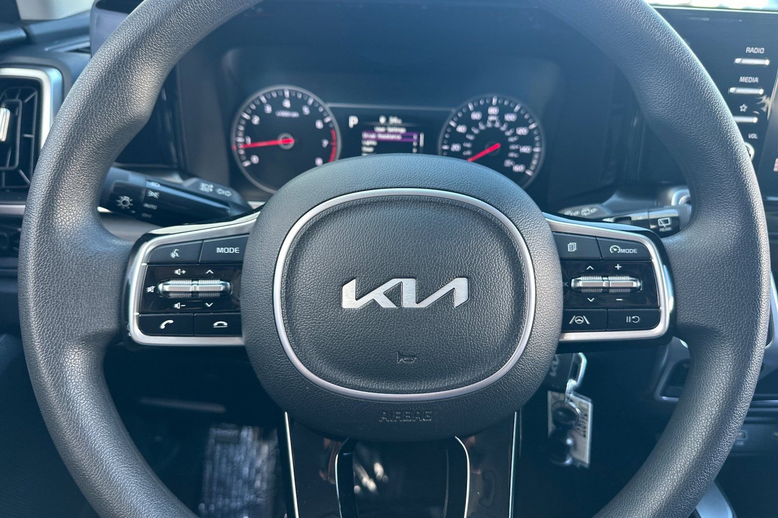 Used 2023 Kia Sorento LX image 26