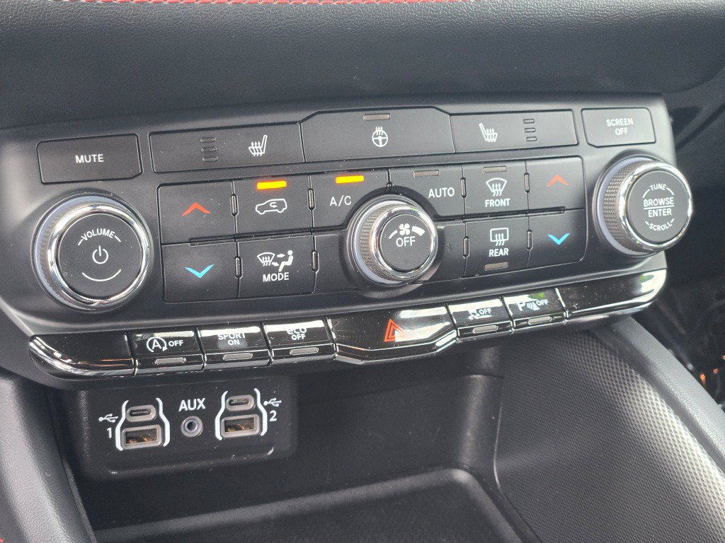 Used 2025 Dodge Durango GT AWD/4WD image 27