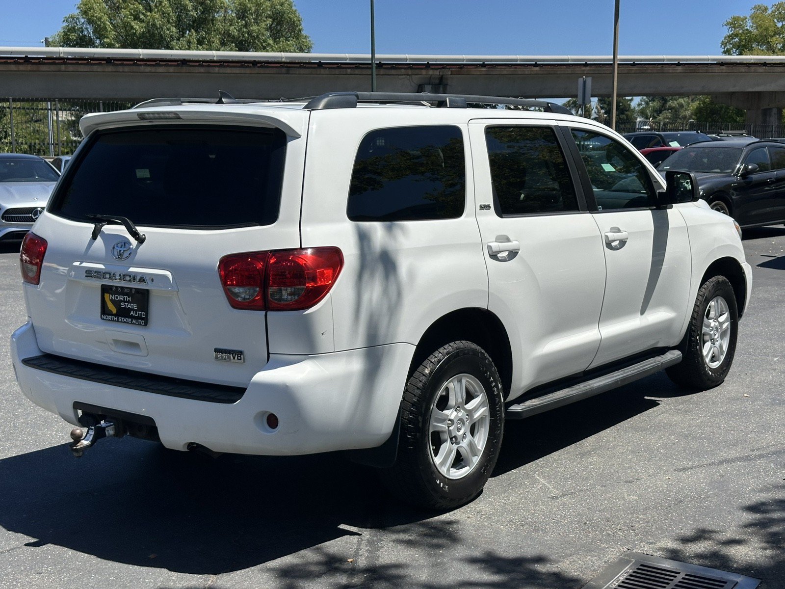 Used 2015 Toyota Sequoia SR5 AWD/4WD image 8