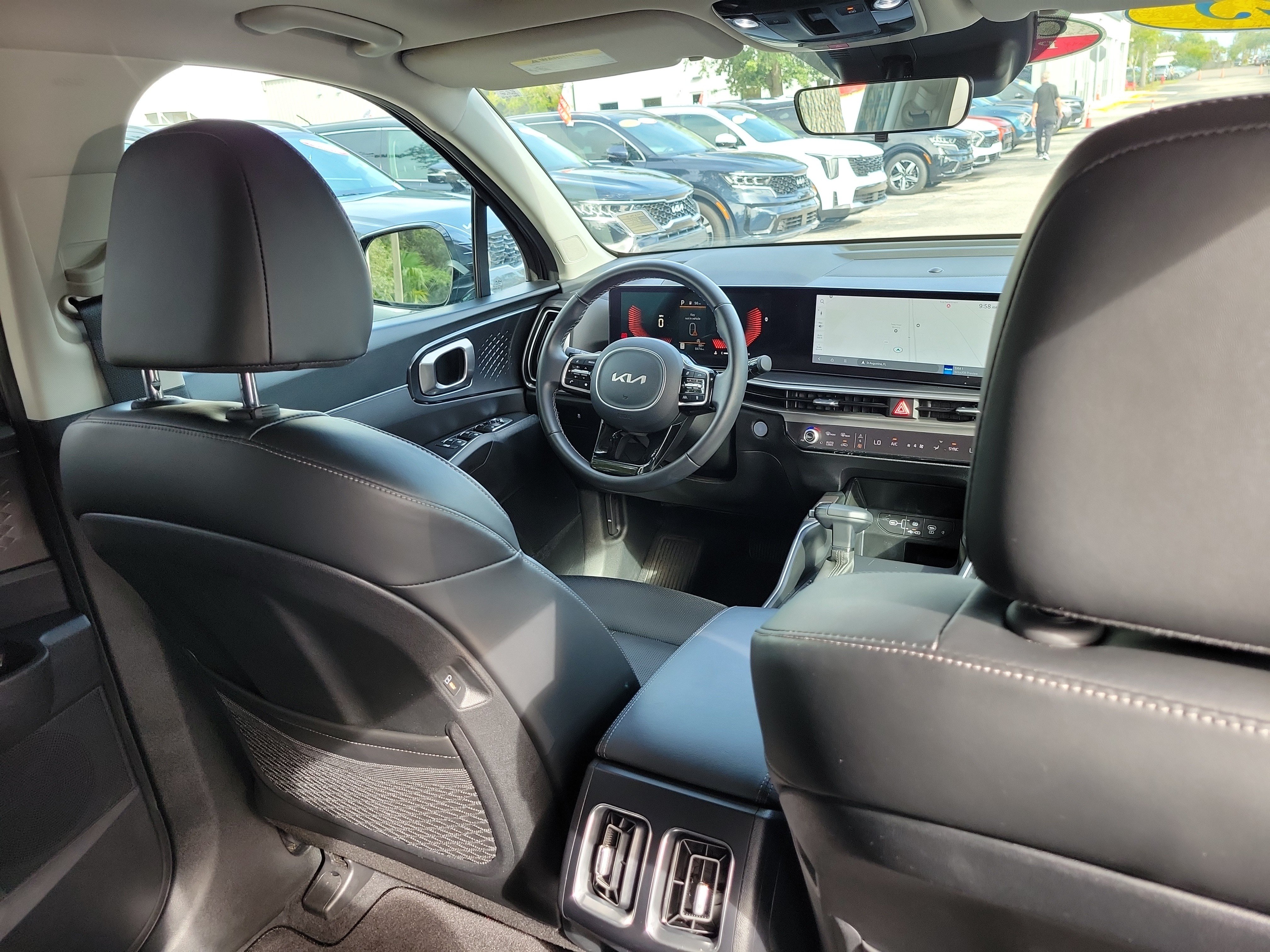 Certified 2025 Kia Sorento S w/ Panoramic Sunroof Package FWD image 11