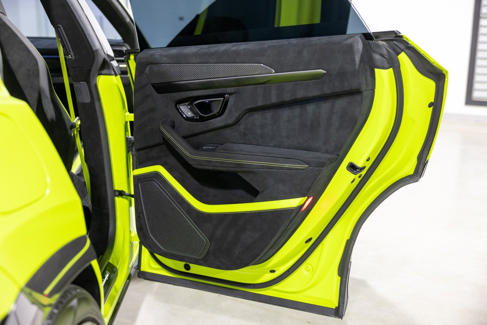 Used 2024 Lamborghini Urus Performante image 29