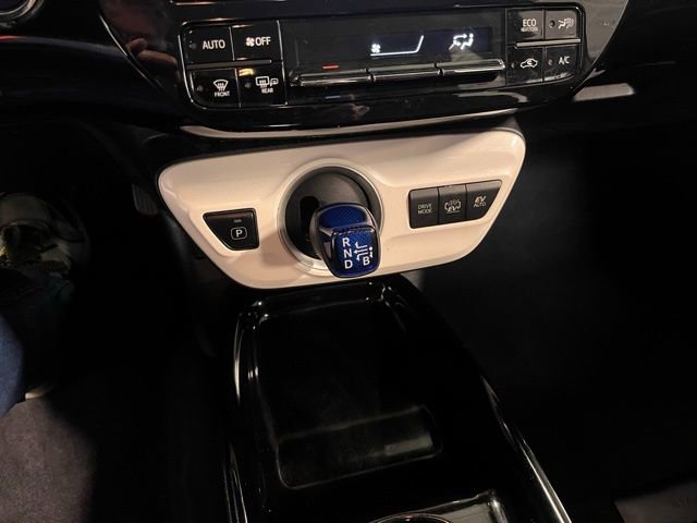 Used 2017 Toyota Prius Prime Plus w/ Carpet Mat Package image 28