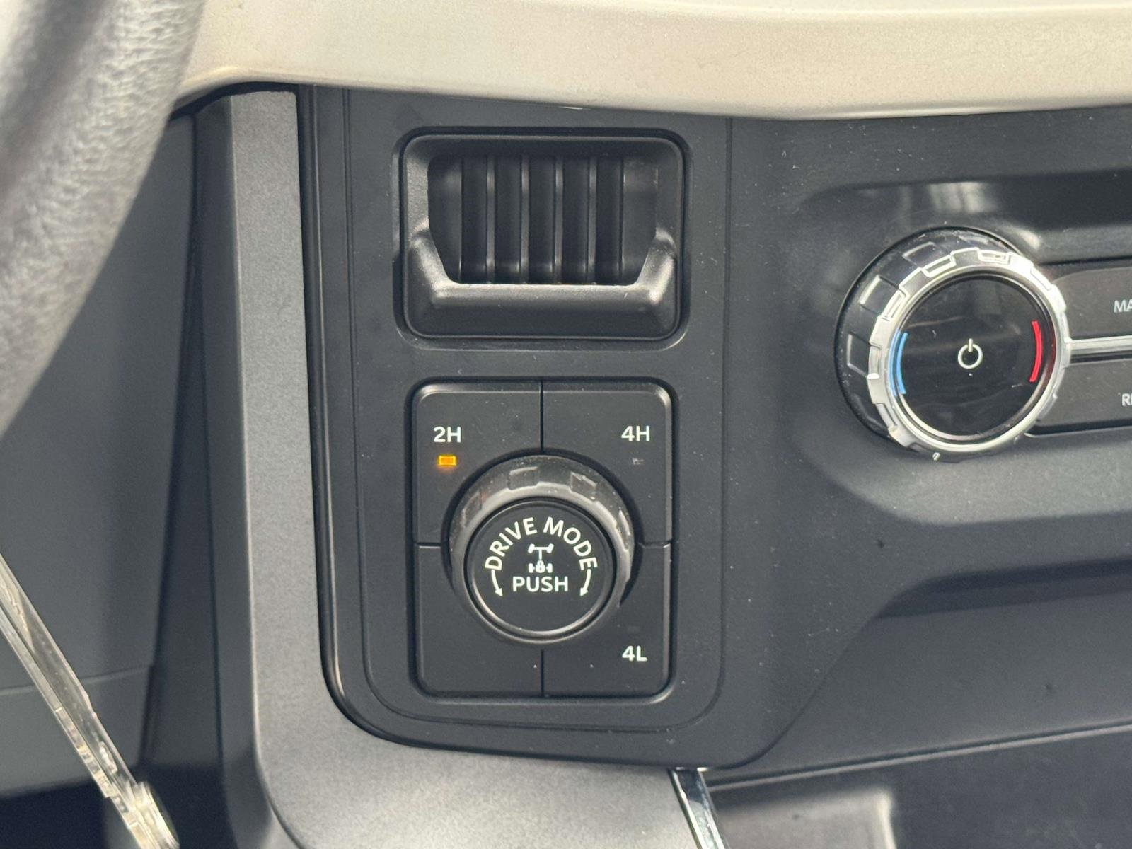 Used 2022 Ford F150 XLT image 11