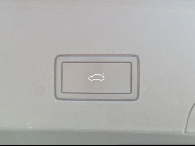 Used 2022 Volkswagen Atlas Cross Sport SEL R-Line image 15