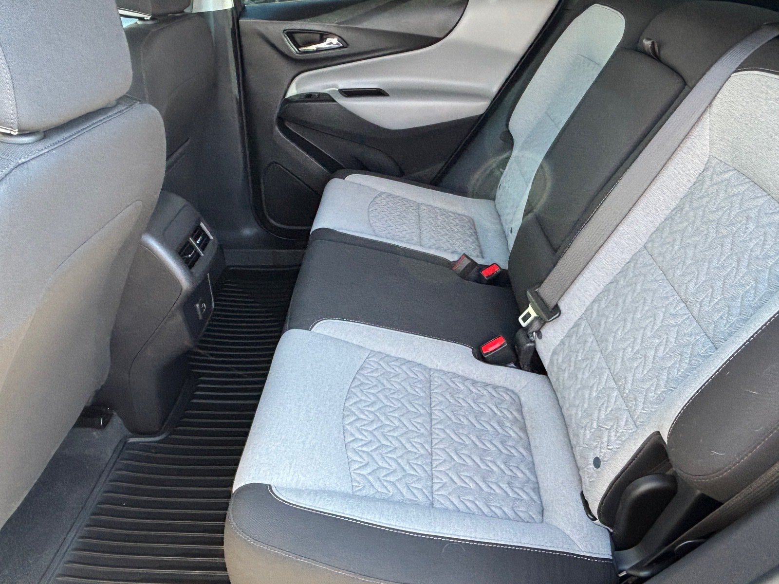 Used 2024 Chevrolet Equinox LS w/ Midnight Edition FWD image 27