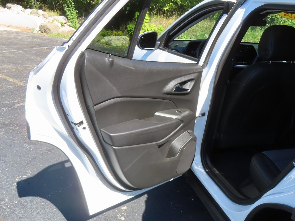 Used 2024 Chevrolet Trax LT w/ Driver Confidence Package image 25