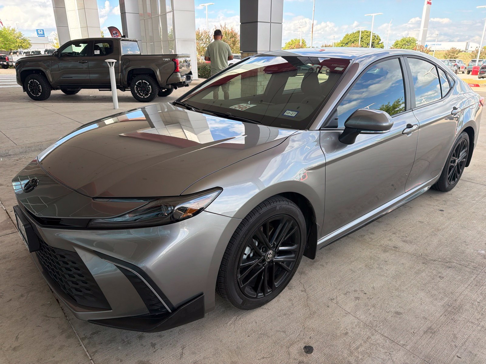 Used 2026 Toyota Camry SE w/ Convenience Package FWD image 1