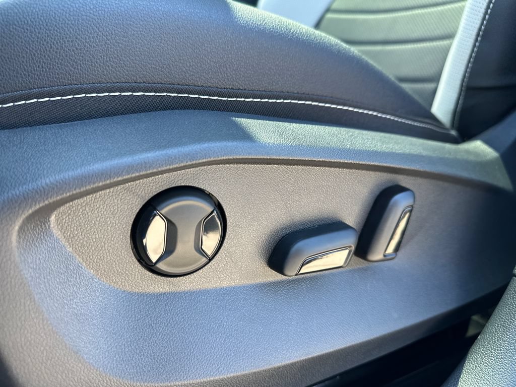 New 2026 Volkswagen Taos SEL AWD/4WD image 9