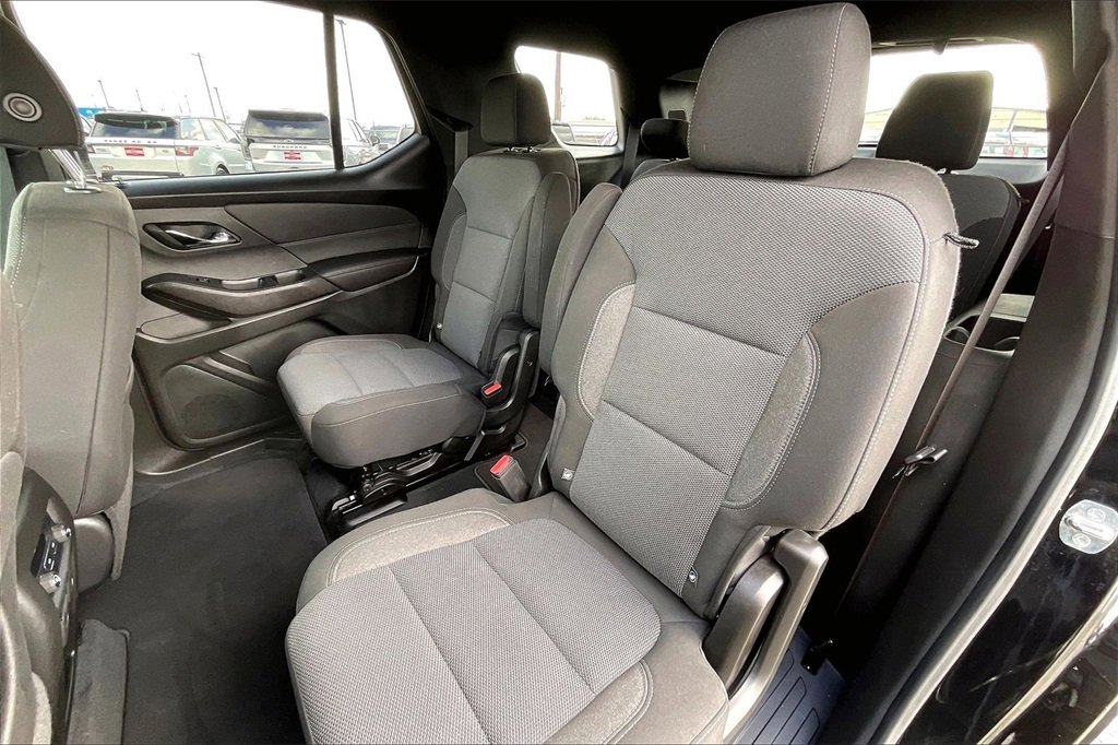 Used 2022 Chevrolet Traverse LT image 19