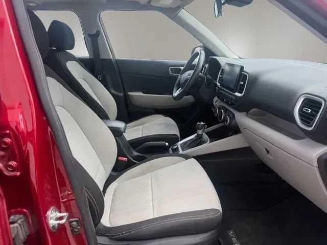 Used 2024 Hyundai Venue SEL FWD image 15