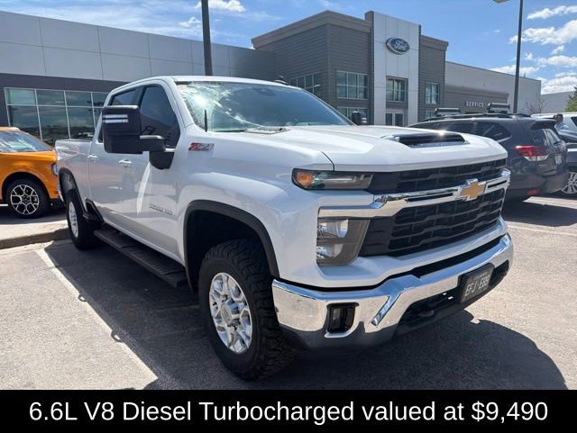 Used 2024 Chevrolet Silverado 2500 LT w/ Convenience Package AWD/4WD image 3