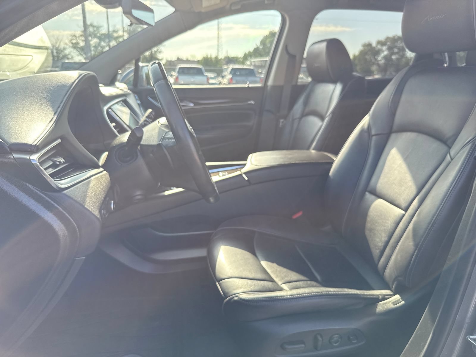 Used 2020 Buick Enclave Avenir w/ Avenir Technology Package AWD/4WD image 23
