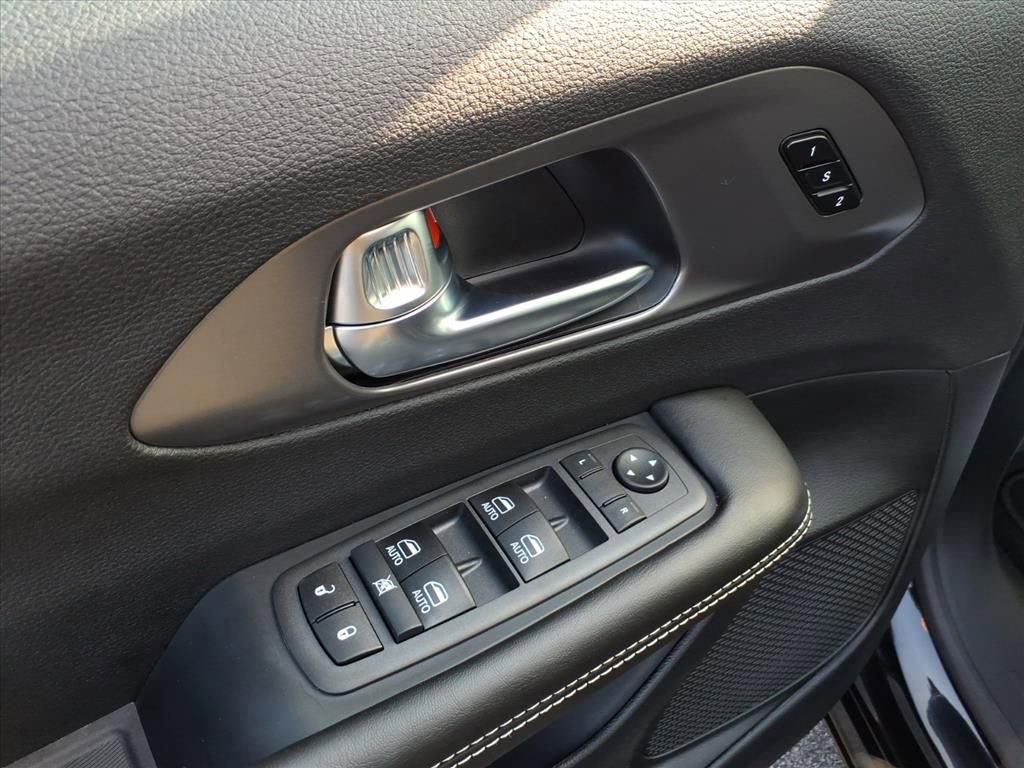 New 2026 Chrysler Pacifica Select image 12