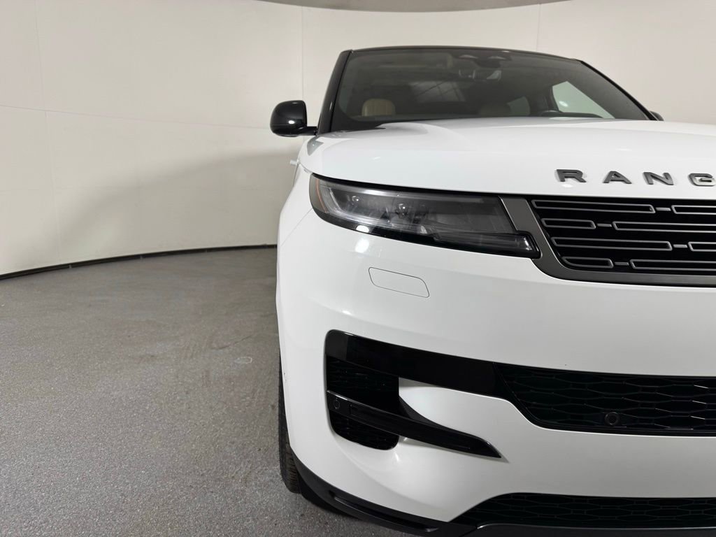 Used 2024 Land Rover Range Rover Sport SE image 10