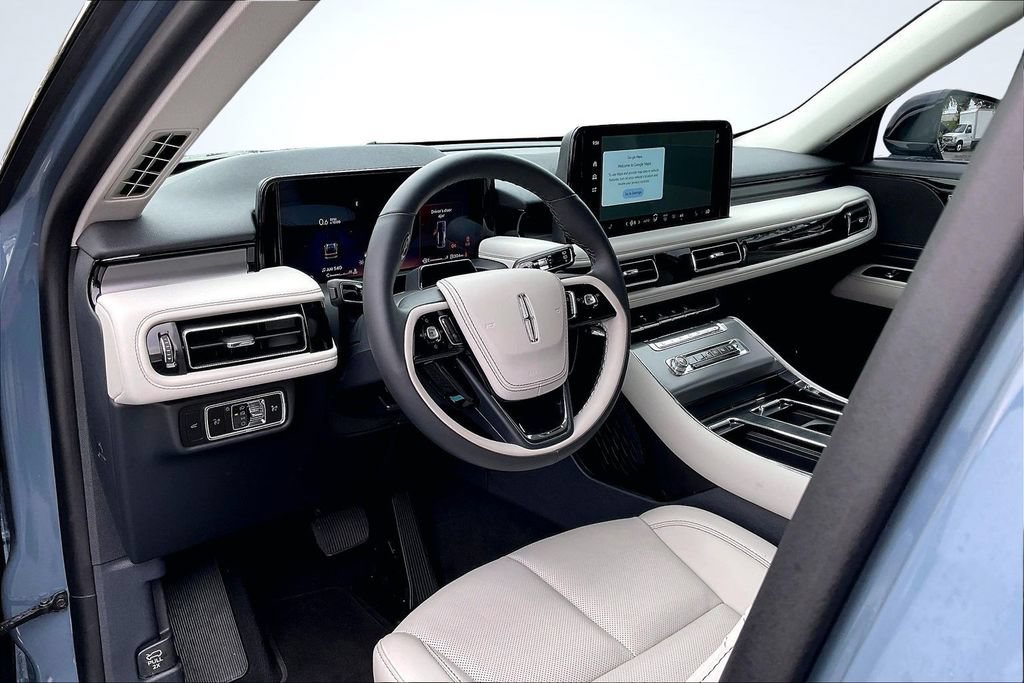 Used 2026 Lincoln Aviator 2WD image 18