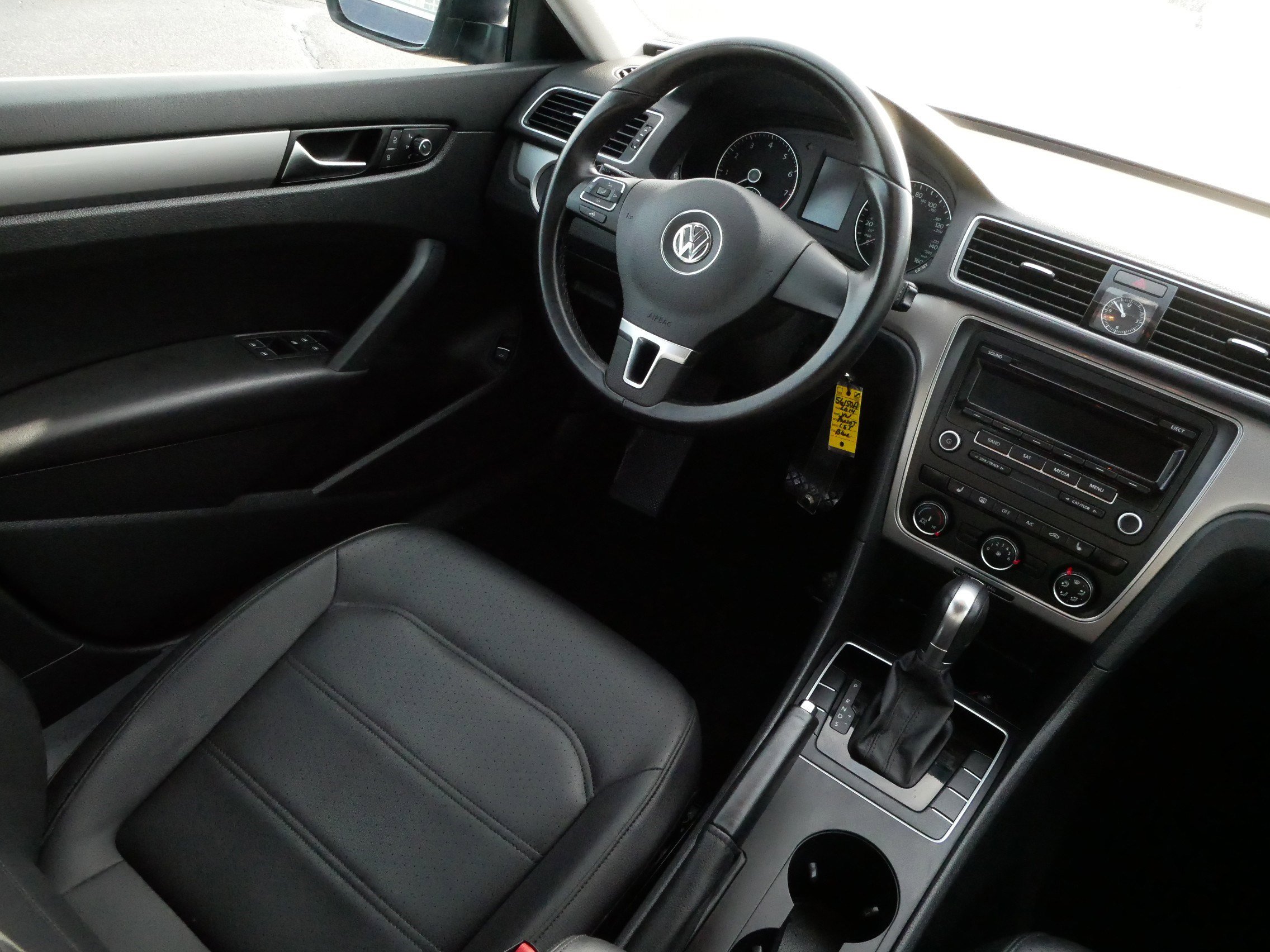 Used 2014 Volkswagen Passat 1.8T Wolfsburg Edition image 9