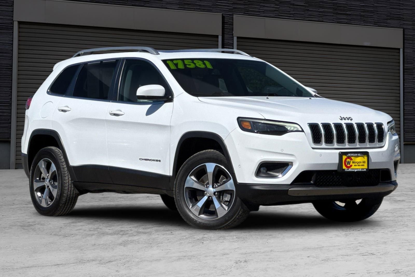 Used 2019 Jeep Cherokee Limited w/ Luxury Group AWD/4WD image 2