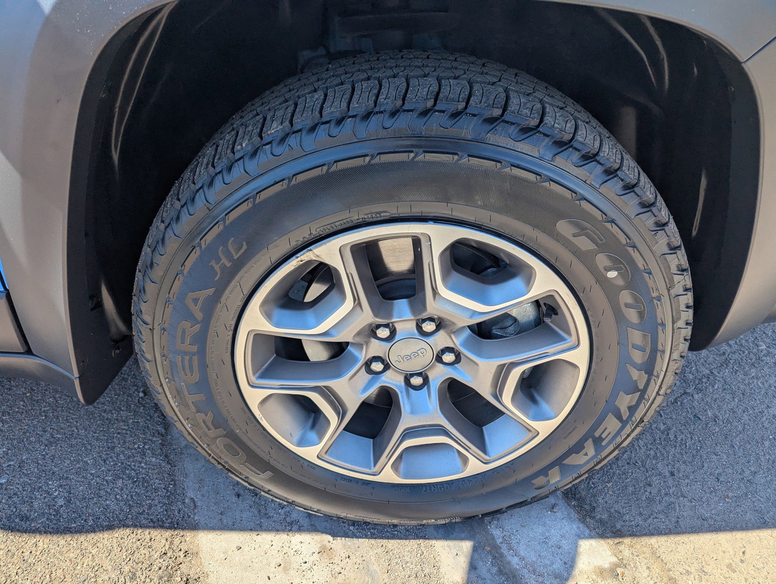 Used 2020 Jeep Cherokee Trailhawk w/ Cold Weather Group image 9