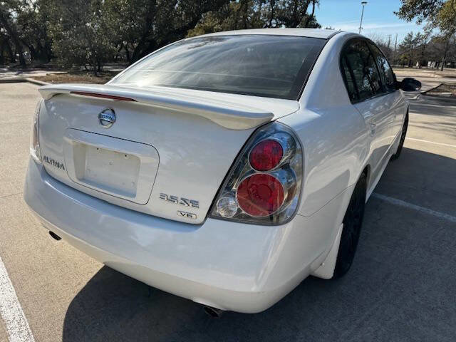 Used 2005 Nissan Altima 3.5 SE w/ (V01) Leather Pkg FWD image 11