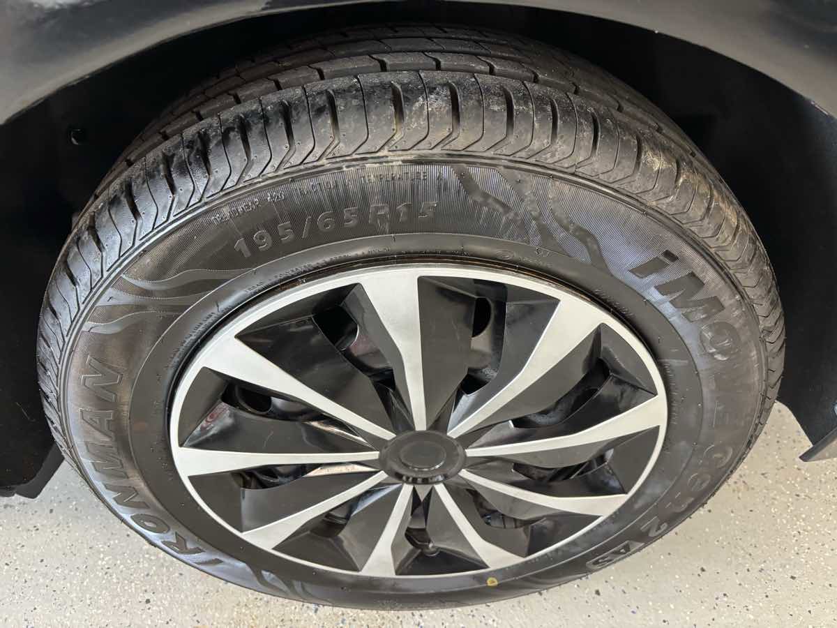Used 2018 Chevrolet Cruze LS FWD image 24