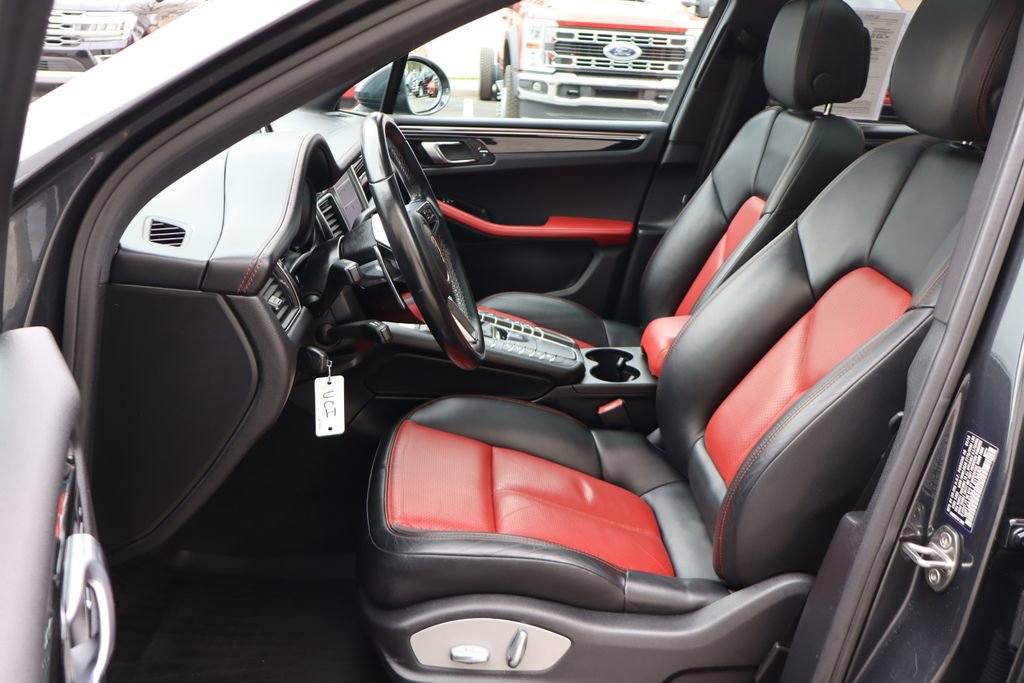 Used 2018 Porsche Macan Sport Edition w/ Driver Memory Package image 19