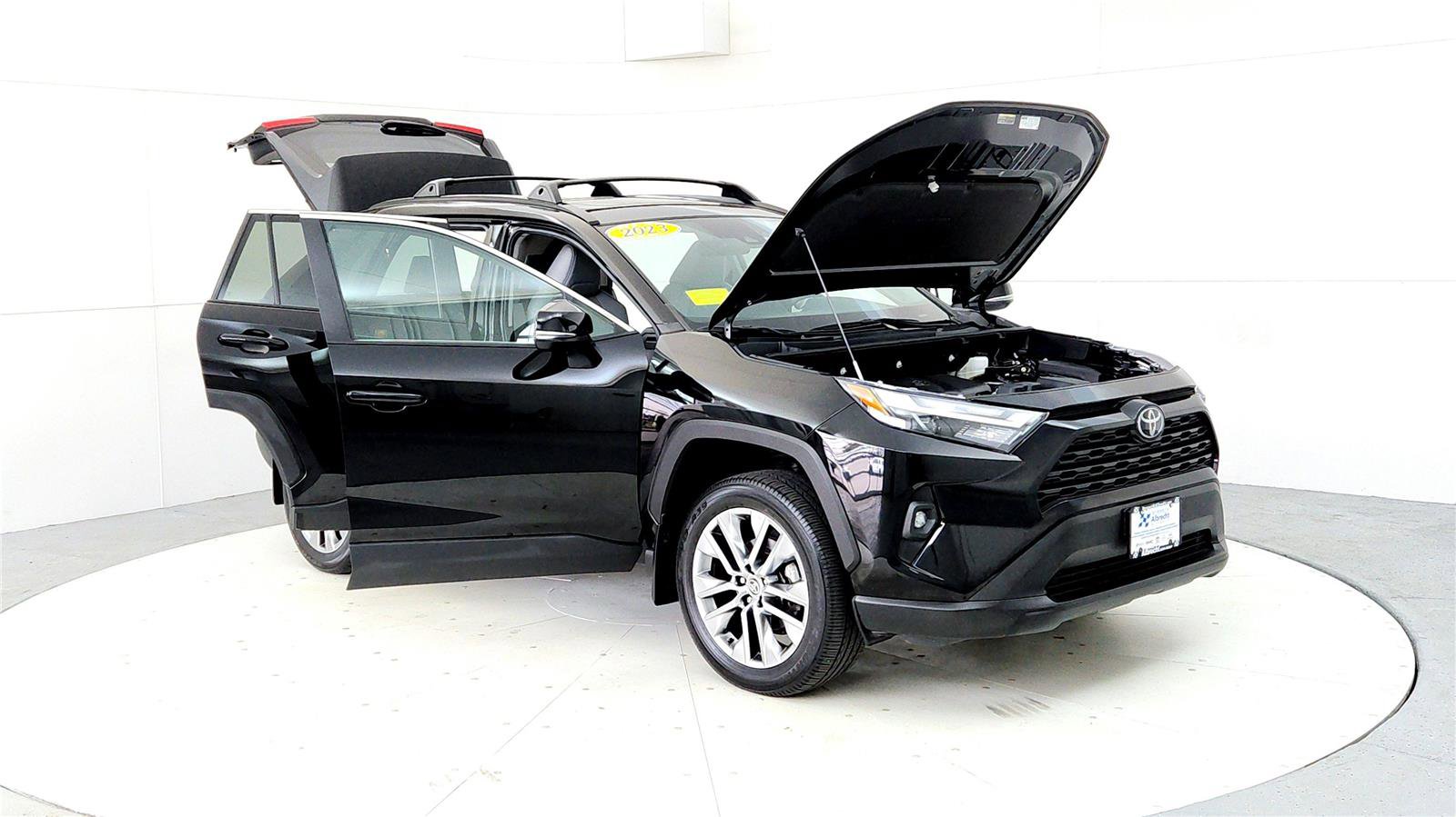 Used 2023 Toyota RAV4 XLE Premium image 12