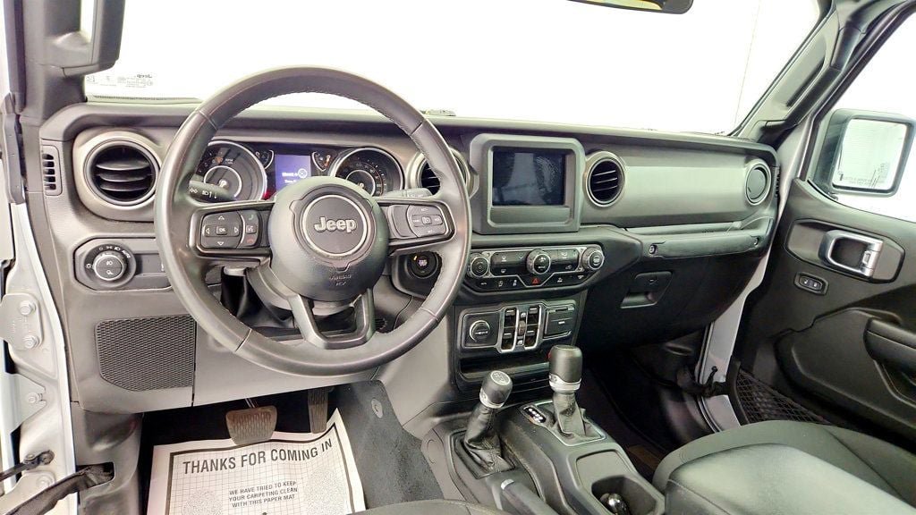Used 2023 Jeep Gladiator Sport AWD/4WD image 11