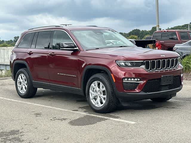 Used 2023 Jeep Grand Cherokee Limited AWD/4WD image 31